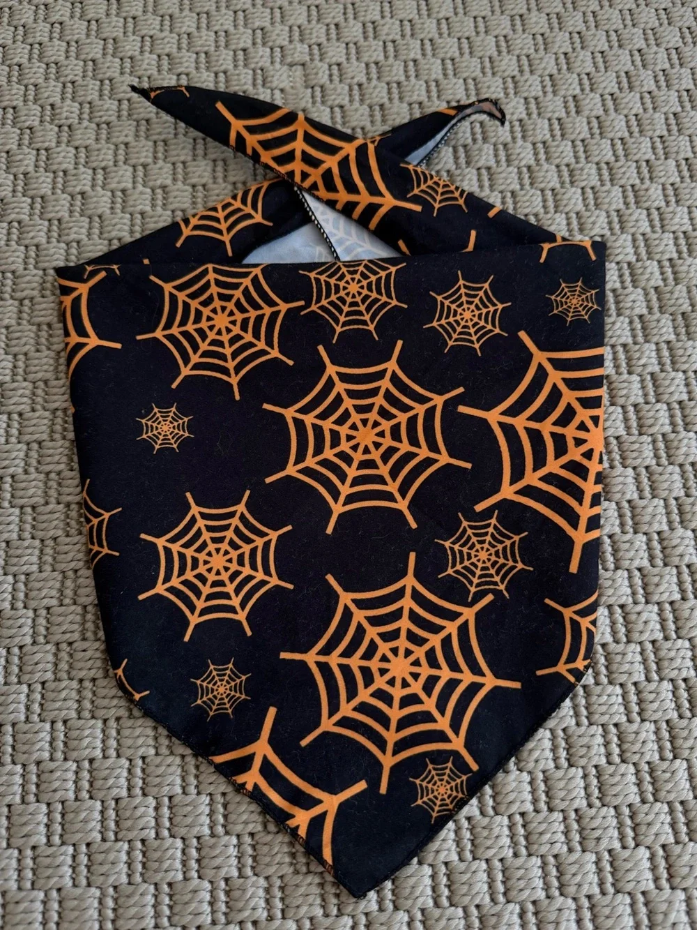 Dog bandana for hallowen. Size: M/L